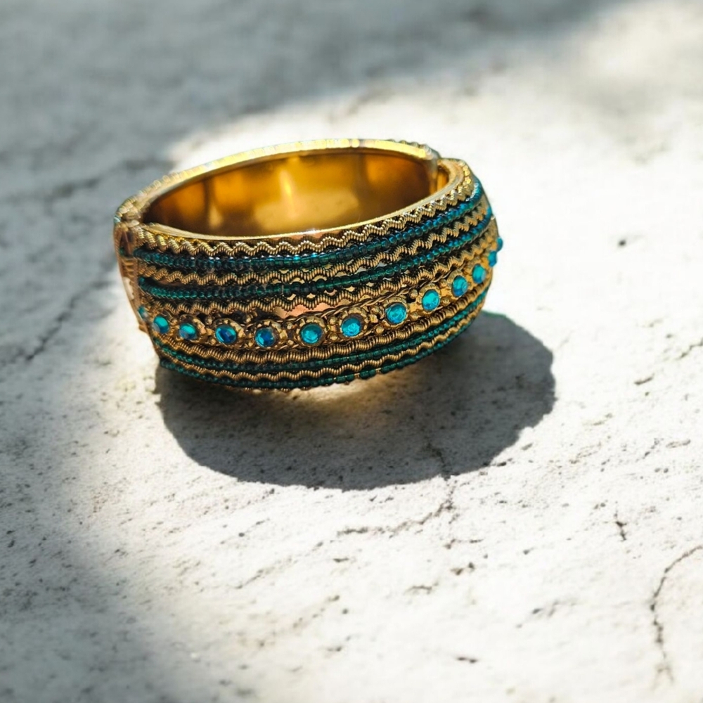 Beautiful Elegant Women's Bracelet - Picture 6 of 11